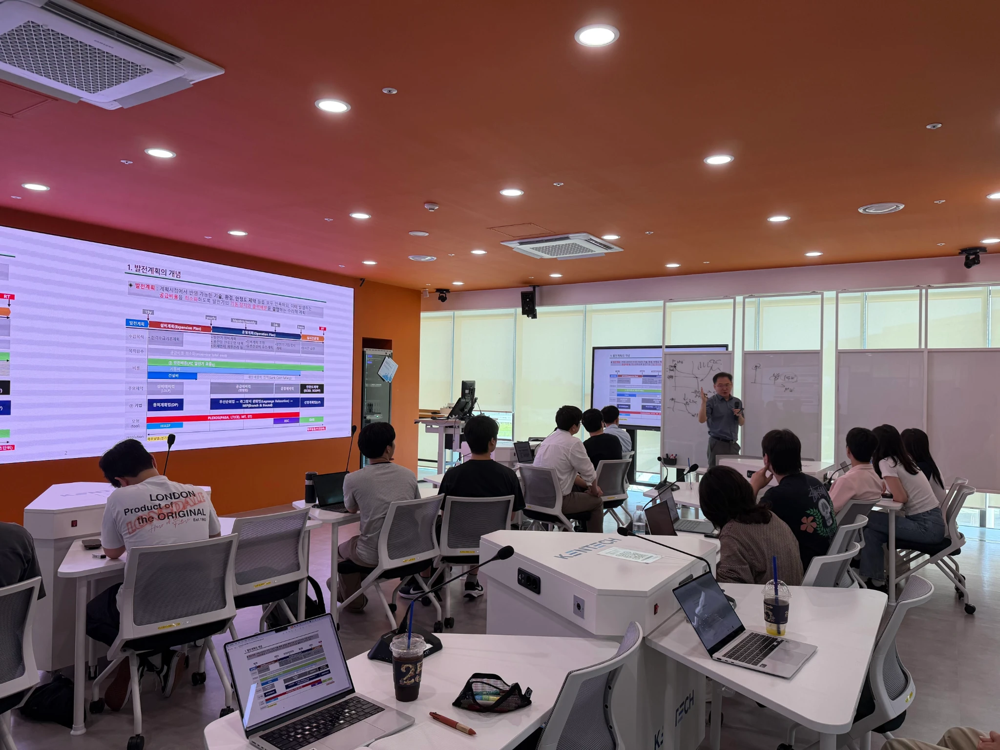 Expert Guest Lecture: Park Man-geun, Division Head at the Korea Power Exchange (KPX)
